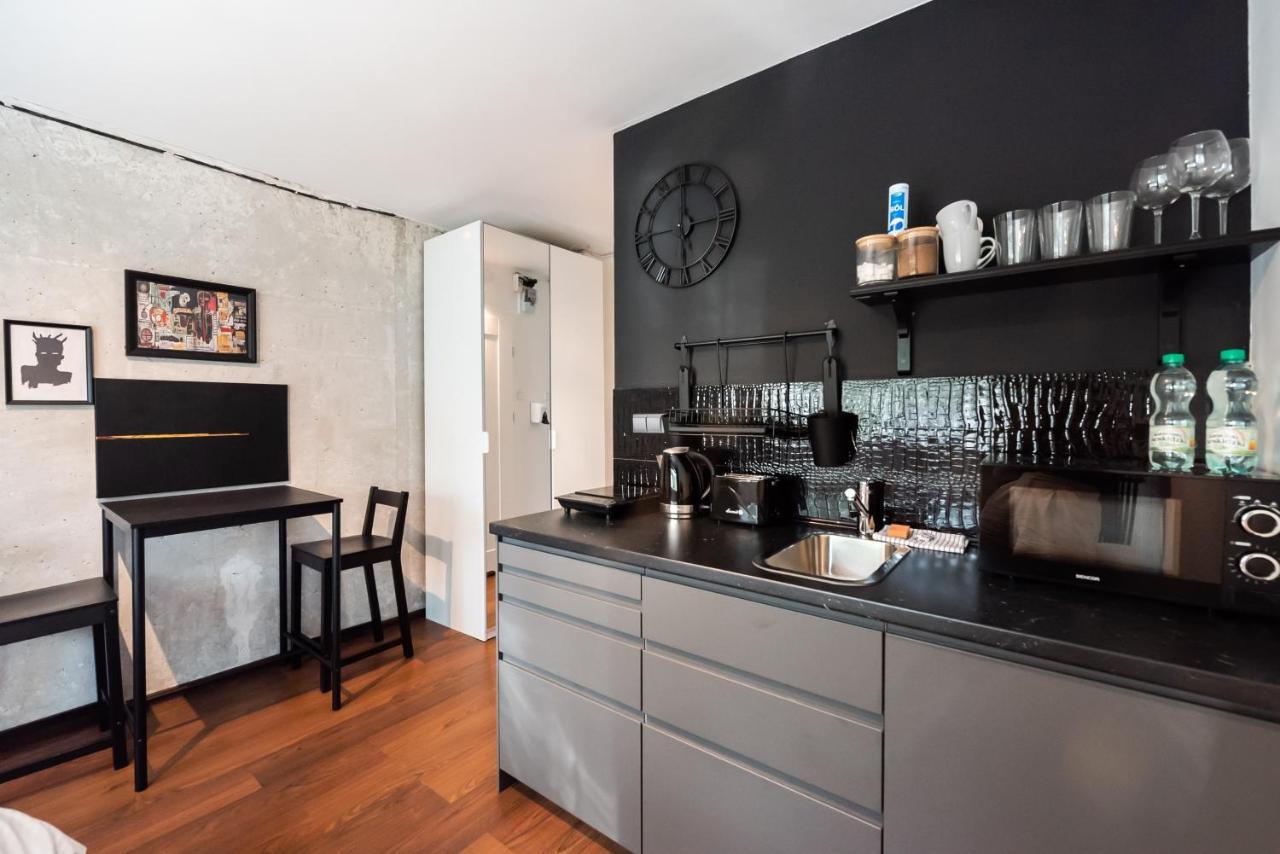 Ochota Funky Studio Apartment Варшава Екстериор снимка